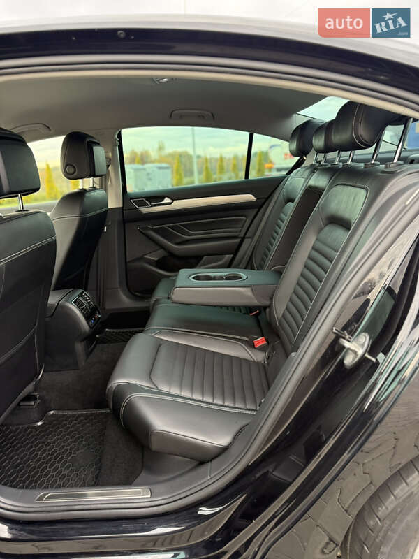 Седан Volkswagen Passat 2019 в Луцьку
