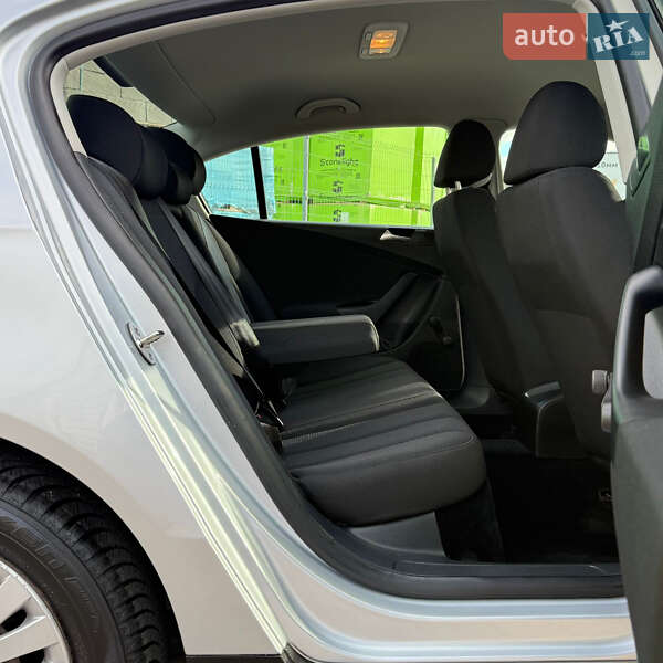 Седан Volkswagen Passat 2009 в Виннице