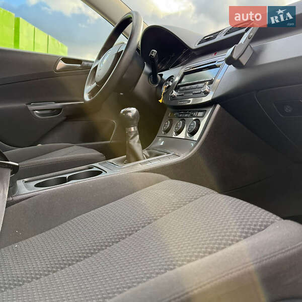 Седан Volkswagen Passat 2009 в Виннице