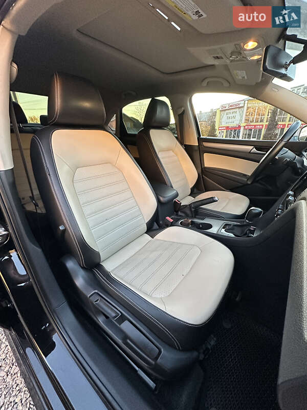 Седан Volkswagen Passat 2015 в Ивано-Франковске