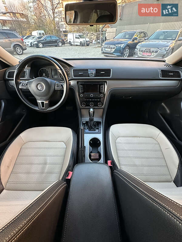 Седан Volkswagen Passat 2015 в Ивано-Франковске