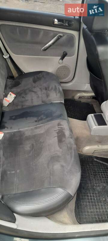 Универсал Volkswagen Passat 2000 в Горохове