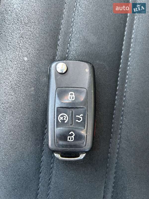 Седан Volkswagen Passat 2013 в Киеве фото 38 Седан Volkswagen Passat 2013 в Киеве