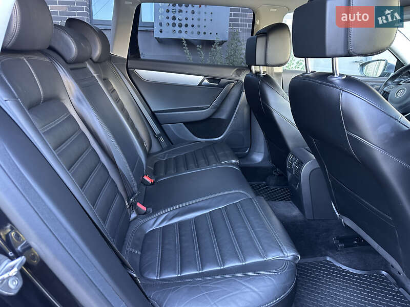 Універсал Volkswagen Passat 2014 в Львові