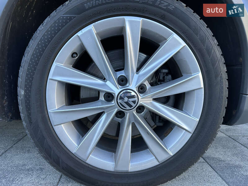 Універсал Volkswagen Passat 2014 в Львові