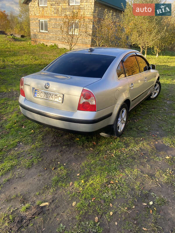 Седан Volkswagen Passat 2002 в Львові