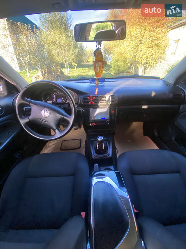 Седан Volkswagen Passat 2002 в Львові