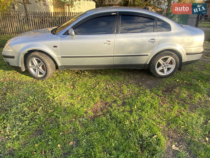 Седан Volkswagen Passat 2002 в Львові