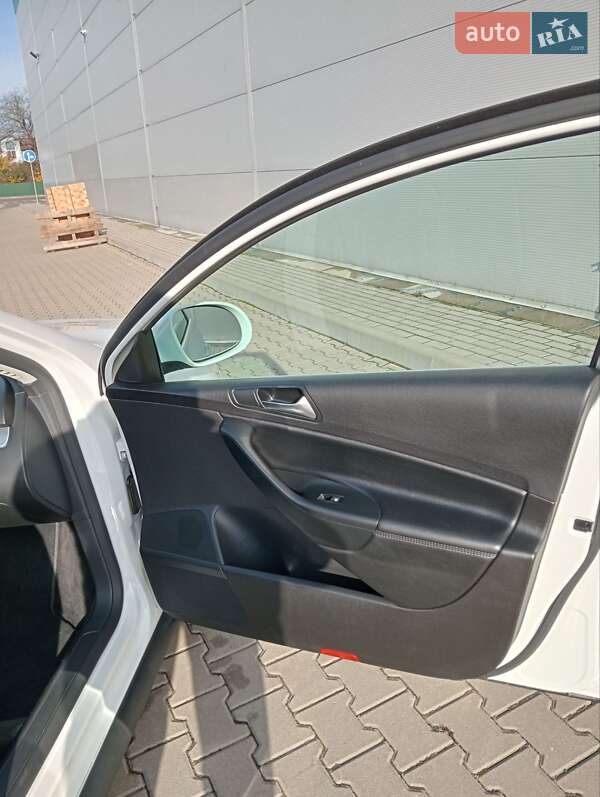 Универсал Volkswagen Passat 2009 в Киеве фото 51 Универсал Volkswagen Passat 2009 в Киеве