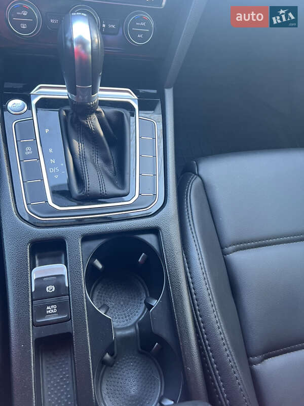 Седан Volkswagen Passat 2016 в Виннице фото 26 Седан Volkswagen Passat 2016 в Виннице