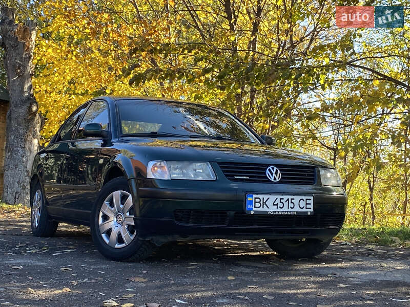 Седан Volkswagen Passat 1999 в Бориславе