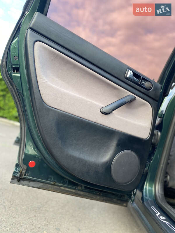 Седан Volkswagen Passat 1999 в Бориславе