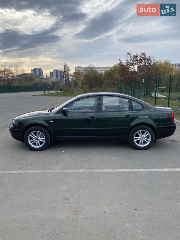 Седан Volkswagen Passat 1998 в Ивано-Франковске