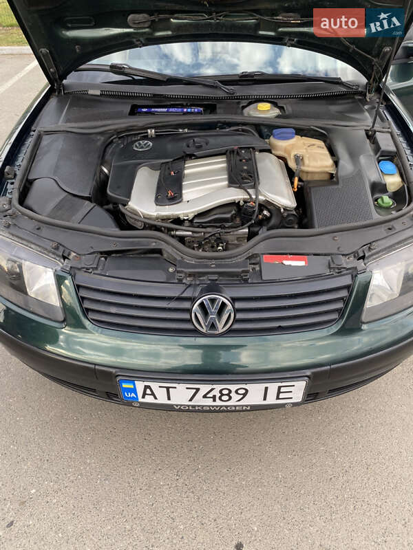 Седан Volkswagen Passat 1998 в Ивано-Франковске