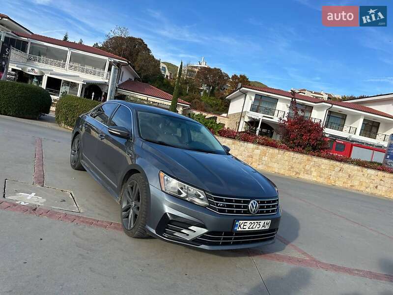 Седан Volkswagen Passat 2016 в Николаеве