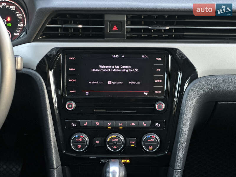 Седан Volkswagen Passat 2021 в Киеве