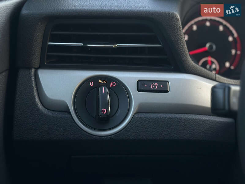Седан Volkswagen Passat 2021 в Киеве