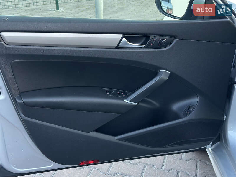 Седан Volkswagen Passat 2021 в Киеве