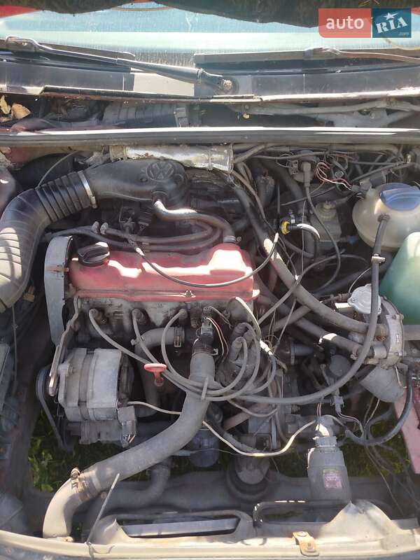 Седан Volkswagen Passat 1988 в Чернигове