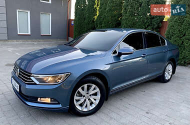 Седан Volkswagen Passat 2018 в Тернополе