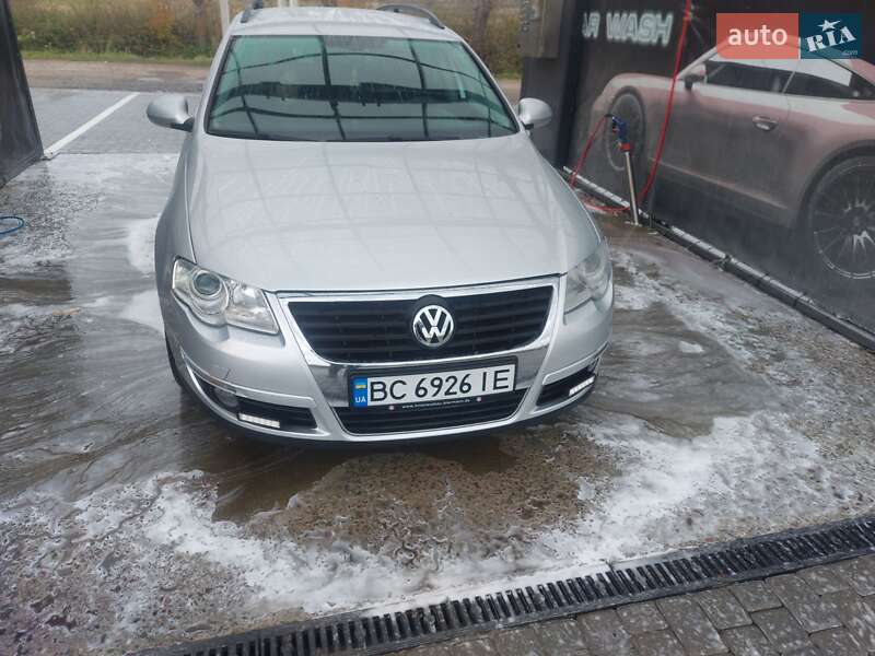 Универсал Volkswagen Passat 2010 в Дрогобыче