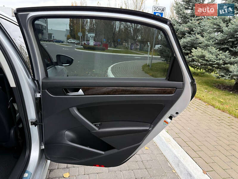 Седан Volkswagen Passat 2014 в Одесі фото 44 Седан Volkswagen Passat 2014 в Одесі