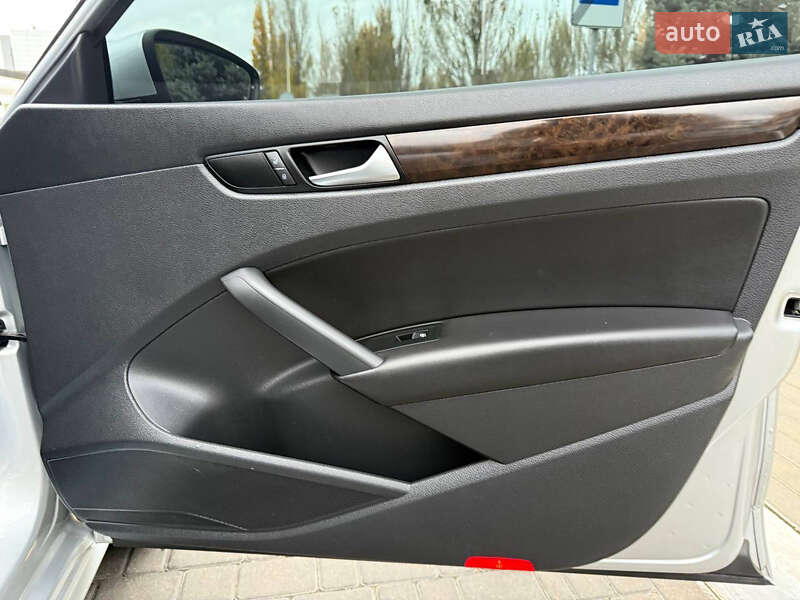 Седан Volkswagen Passat 2014 в Одесі фото 50 Седан Volkswagen Passat 2014 в Одесі