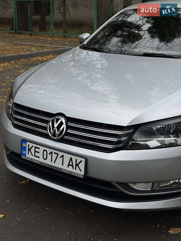 Седан Volkswagen Passat 2015 в Дніпрі