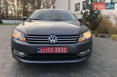 Седан Volkswagen Passat 2015 в Луцке