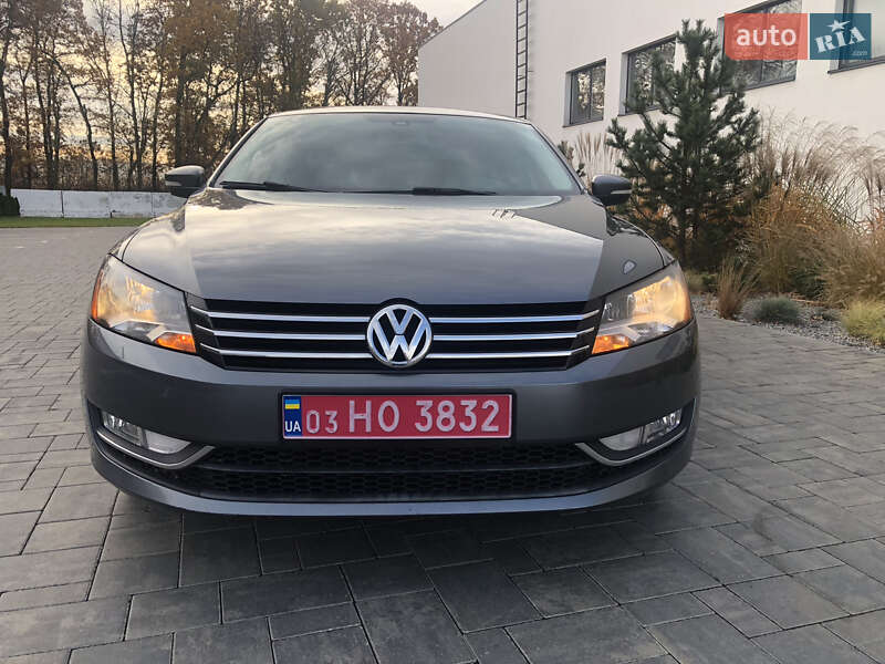 Седан Volkswagen Passat 2015 в Луцке