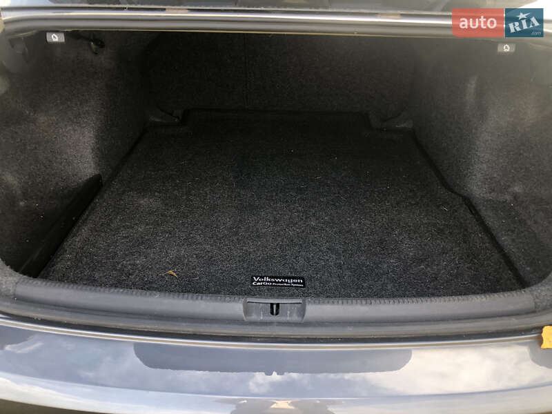 Седан Volkswagen Passat 2015 в Луцке