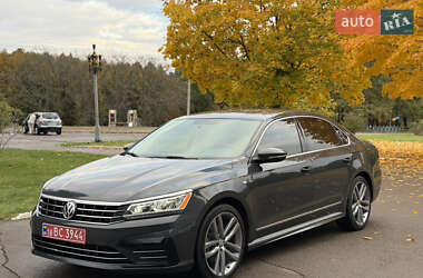 Седан Volkswagen Passat 2017 в Ровно