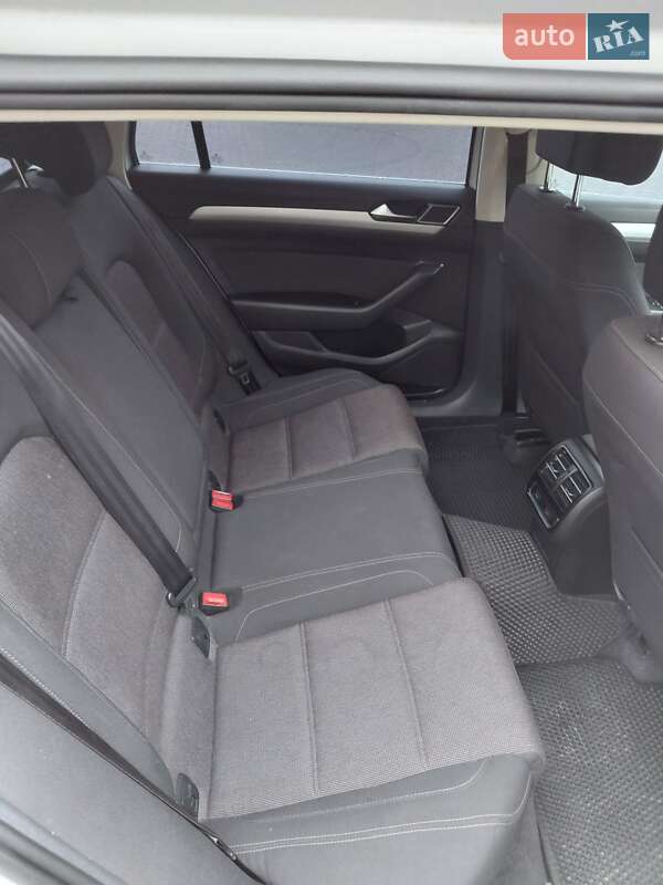 Универсал Volkswagen Passat 2016 в Дрогобыче