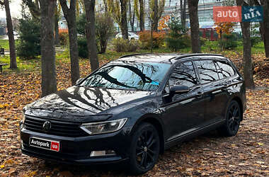 Универсал Volkswagen Passat 2015 в Киеве
