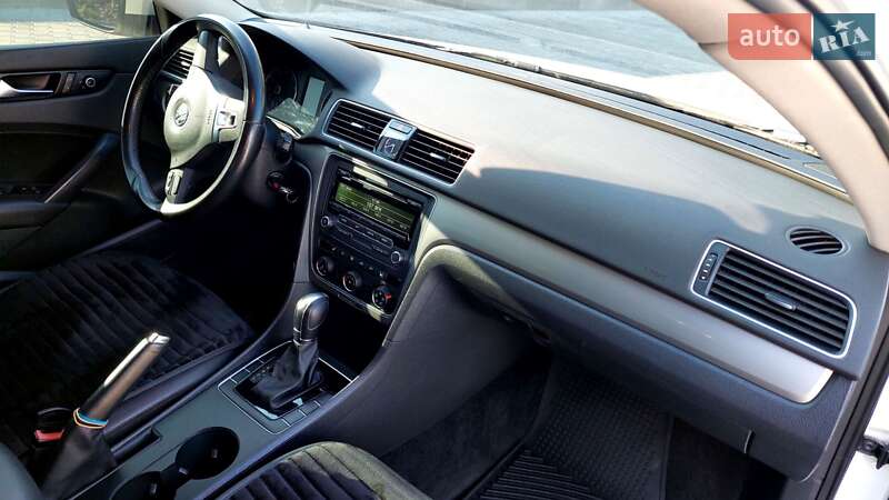 Седан Volkswagen Passat 2014 в Кропивницком