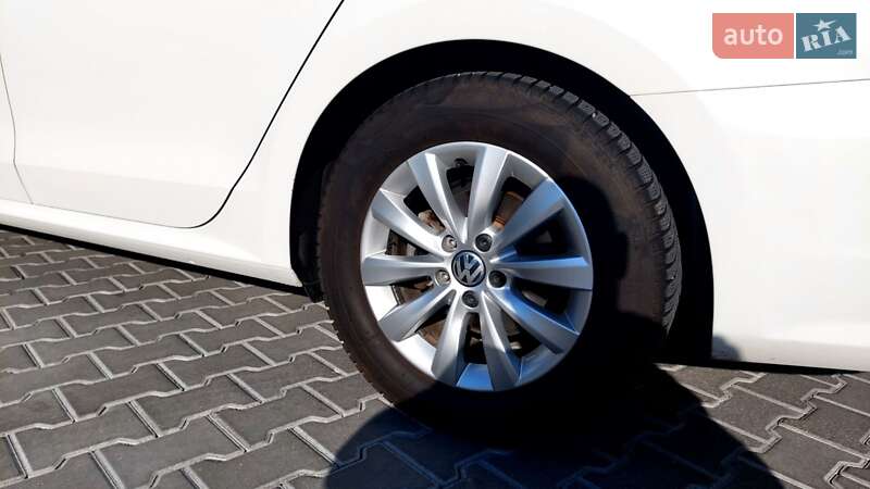 Седан Volkswagen Passat 2014 в Кропивницком