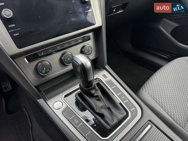 Универсал Volkswagen Passat 2021 в Сваляве