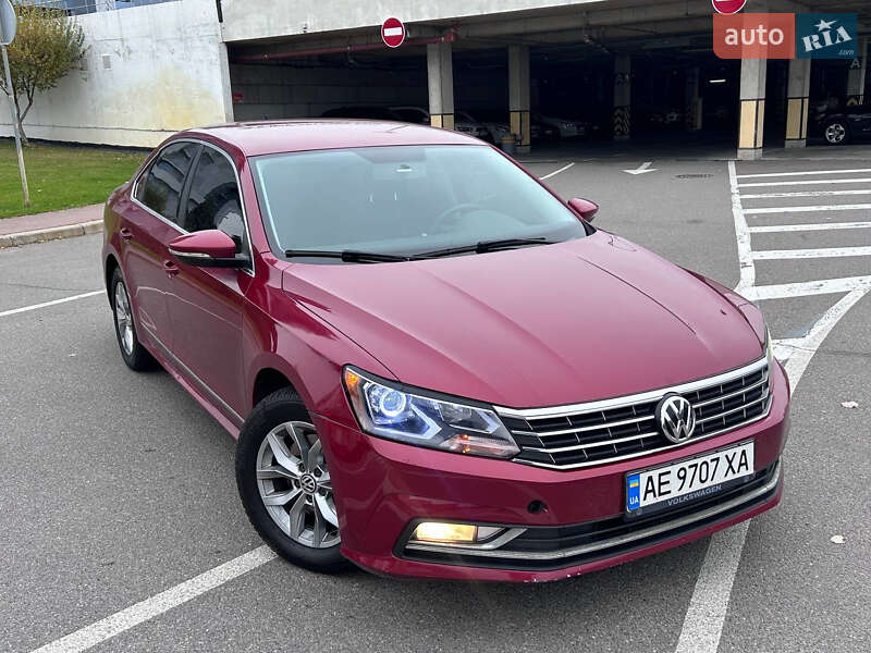 Седан Volkswagen Passat 2016 в Киеве
