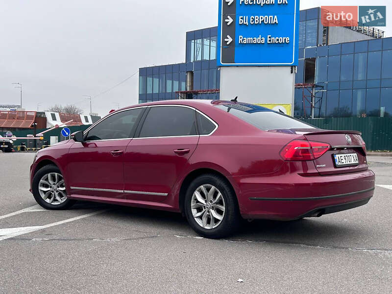 Седан Volkswagen Passat 2016 в Киеве