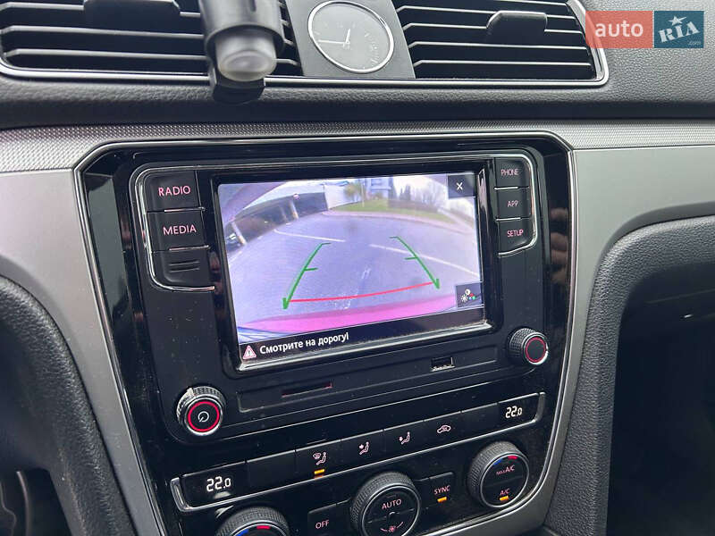 Седан Volkswagen Passat 2016 в Киеве