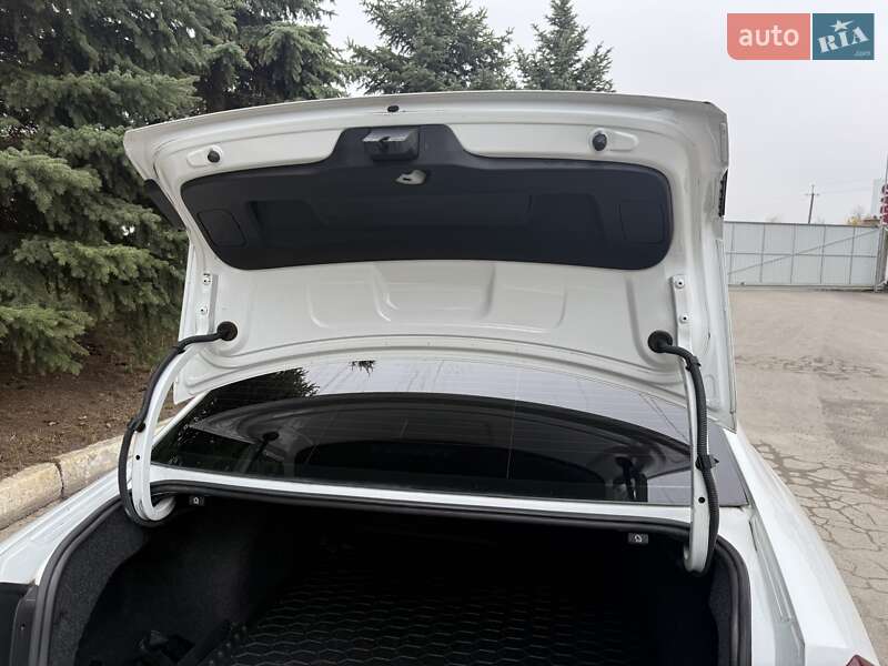 Седан Volkswagen Passat 2017 в Броварах