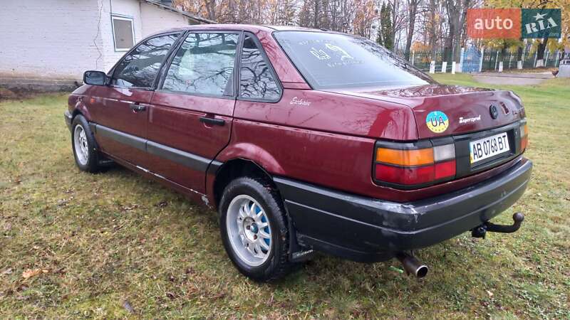 Седан Volkswagen Passat 1991 в Гайсине