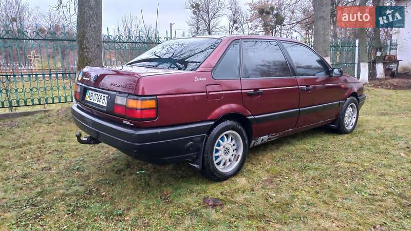 Седан Volkswagen Passat 1991 в Гайсине