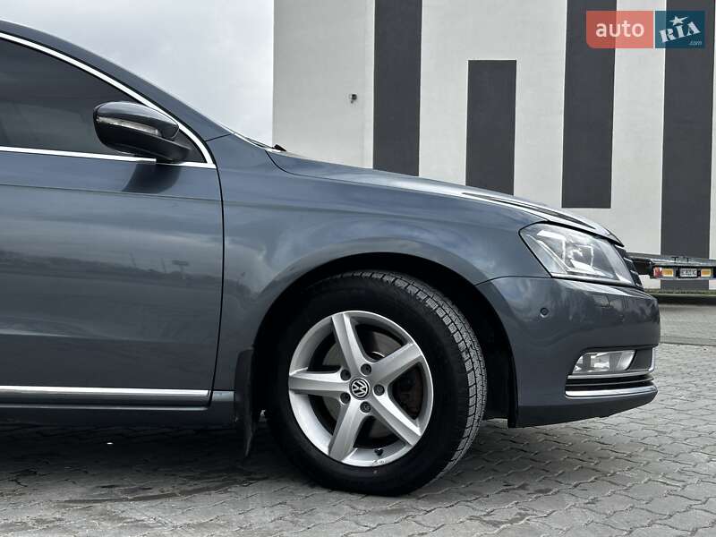 Седан Volkswagen Passat 2014 в Львове