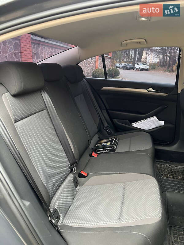 Седан Volkswagen Passat 2015 в Киеве фото 12 Седан Volkswagen Passat 2015 в Киеве