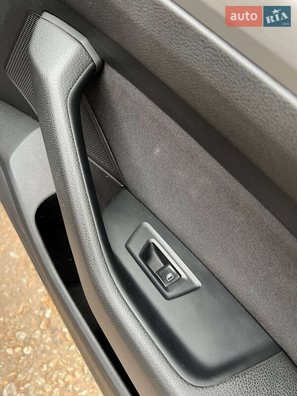 Седан Volkswagen Passat 2015 в Киеве фото 13 Седан Volkswagen Passat 2015 в Киеве