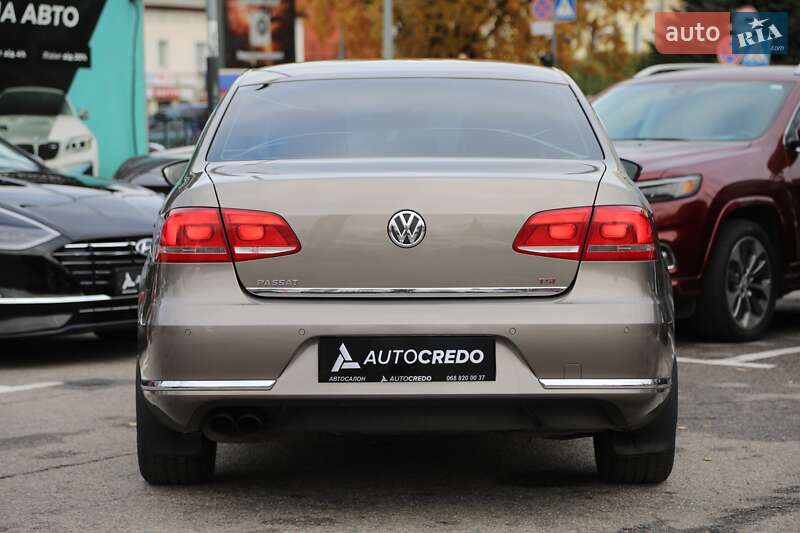 Седан Volkswagen Passat 2011 в Харькове