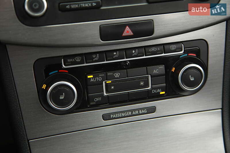 Седан Volkswagen Passat 2011 в Харькове