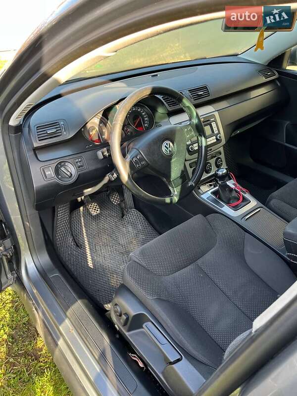 Седан Volkswagen Passat 2006 в Горбовой фото 13 Седан Volkswagen Passat 2006 в Горбовой