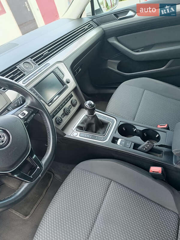 Универсал Volkswagen Passat 2016 в Брусилове